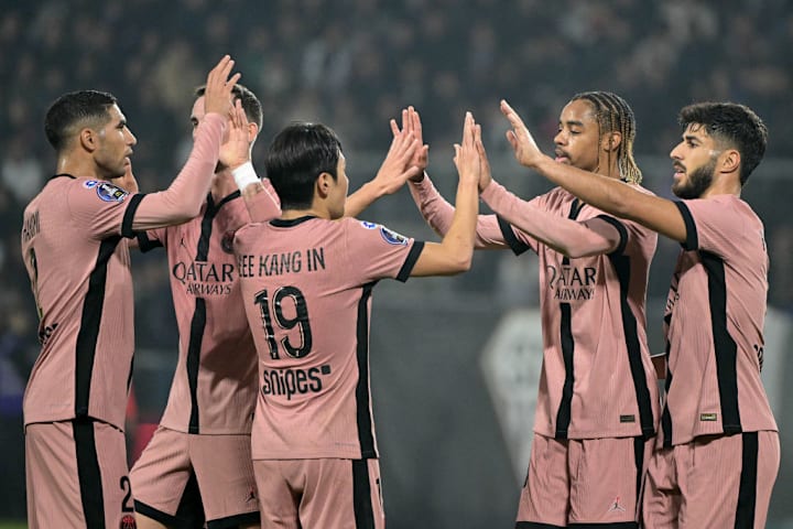 FBL-FRA-LIGUE1-ANGERS-PSG