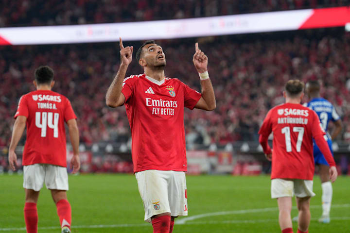 Tomas Araujo of SL Benfica (L), Vangelis Pavlidis of SL...