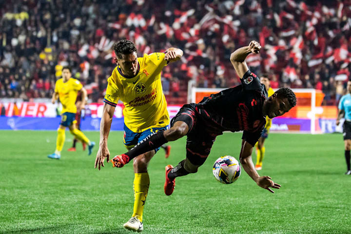 Sebastián Cáceres, Raul Zuñiga
