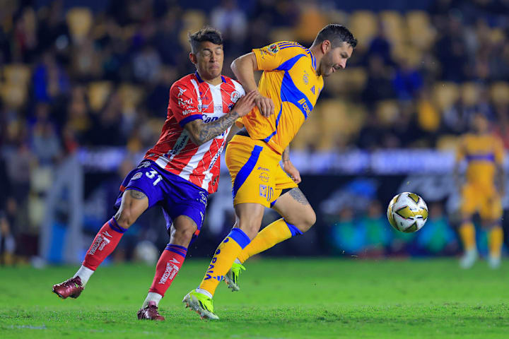 Andre-Pierre Gignac, Eduardo Aguila