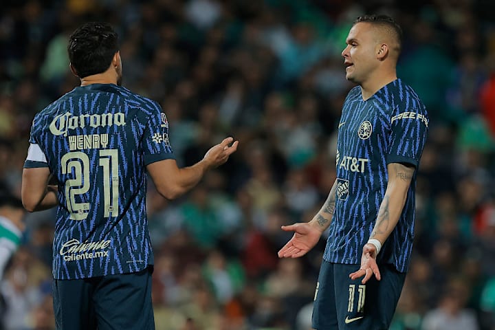 Henry Martín - Soccer Forward, Jonathan Rodríguez - Uruguayan Soccer Forward - Born 1993