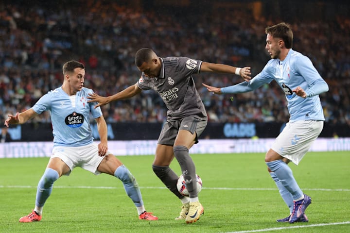 Kylian Mbappe, Javier Manquillo, Oscar Mingueza