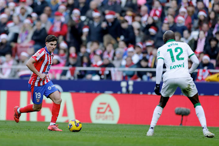 Allan Nyom, Julian Alvarez