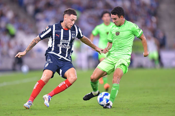 Lucas Ocampos, Jesús Venegas