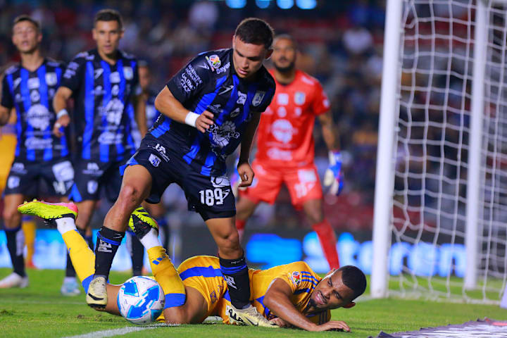 Sebastian Hernandez, Joaquin Pereira