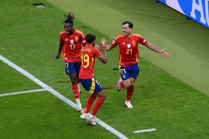 Mikel Oyarzabal, Nico Williams, Lamine Yamal
