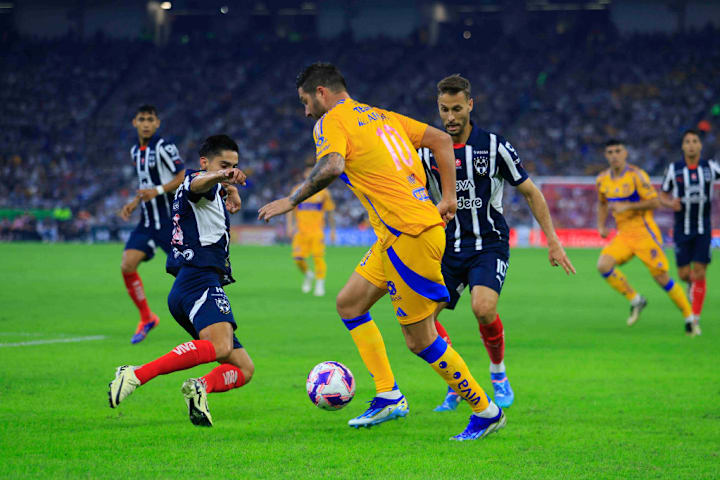 Andre-Pierre Gignac, Erick Aguirre, Sergio Canales