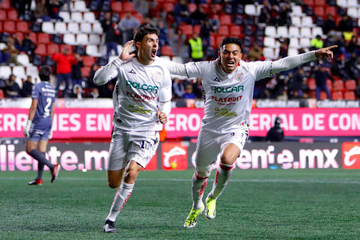 Jose Paradela, Ricardo Monreal