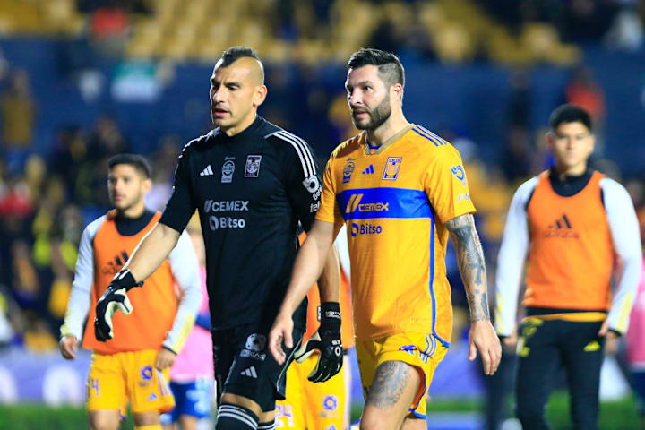 Nahuel Guzman, Andre-Pierre Gignac