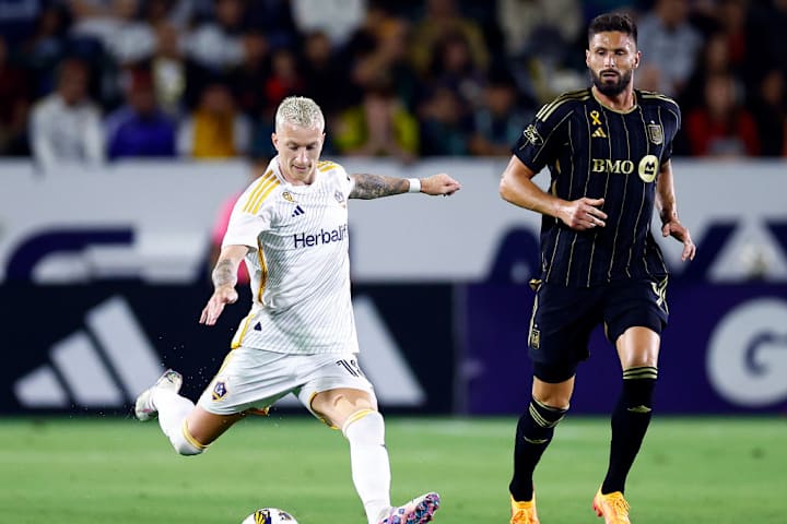 Jonathan Pérez, Olivier Giroud