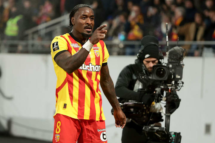 Mbala Nzola