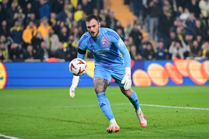 Fenerbahce v Olympique Lyonnais - UEFA Europa League