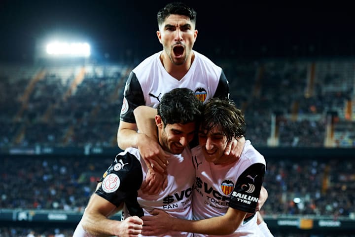 Goncalo Guedes, Bryan Gil, Carlos Soler