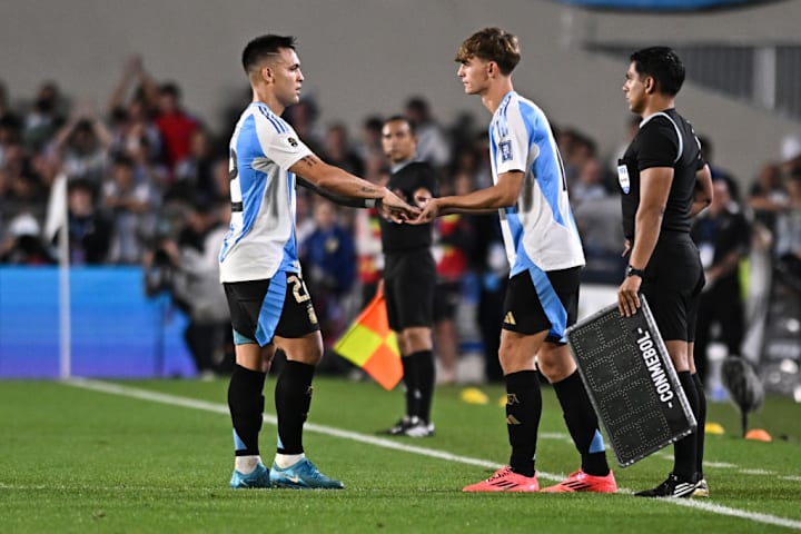 Nicolas Paz, Lautaro Martinez