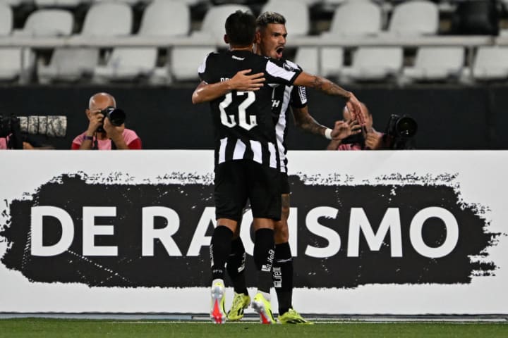 FBL-LIBERTADORES-BOTAFOGO-AURORA