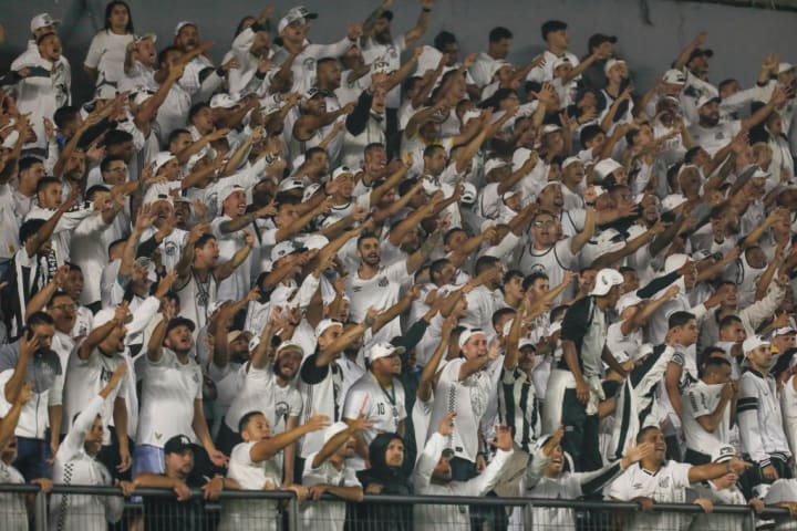 Torcida do Santos na Vila Belmiro.