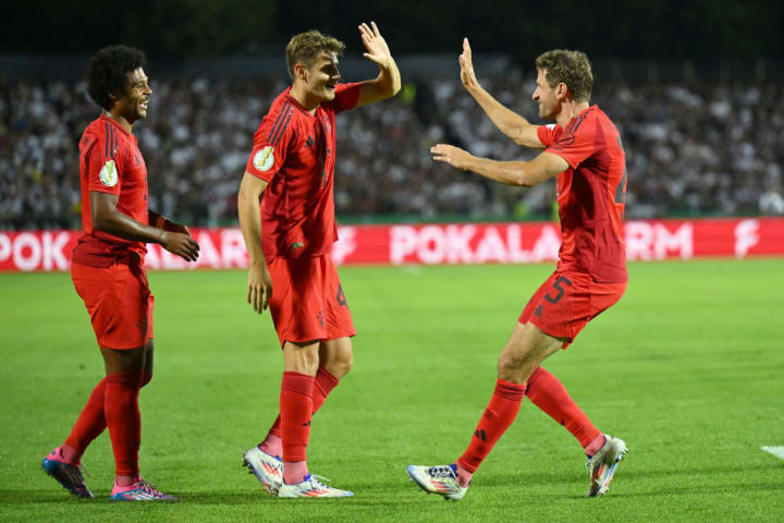 Thomas Mueller, Josip Stanisic, Serge Gnabry