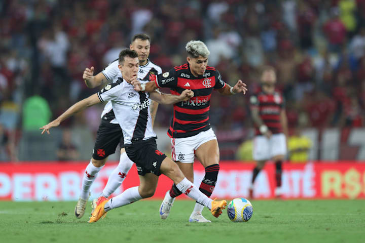 Lucas Piton, Luiz Araujo
