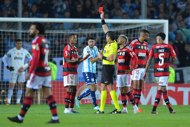 Valenzuela apitou Racing x Flamengo no ano passado.