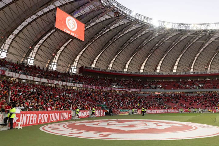 Internacional v Bolivar - Copa CONMEBOL Libertadores 2023