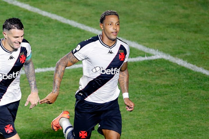 Pablo Vegetti, David Correa