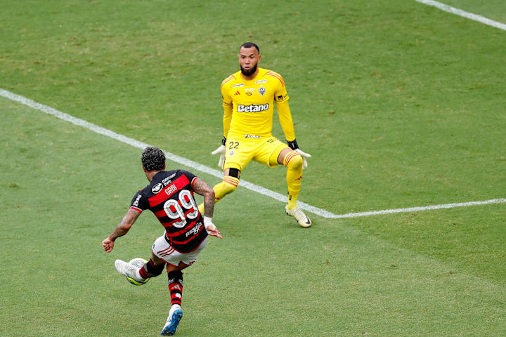 Gabriel Barbosa, Goalkeeper Everson Felipe