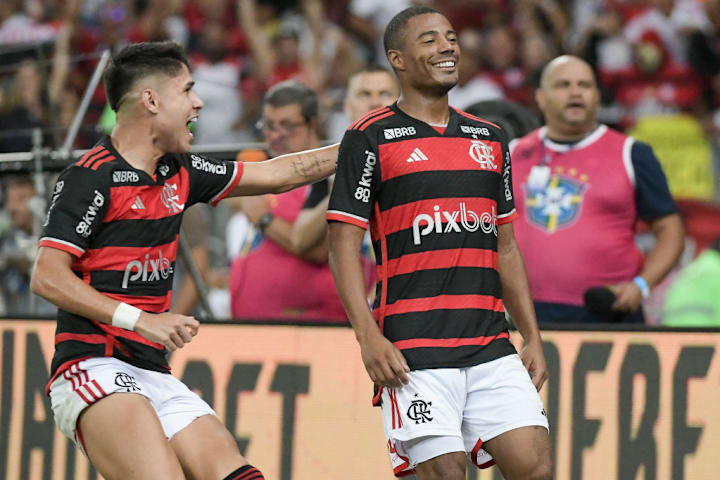 Luiz de Araujo, Nicolás de la Cruz