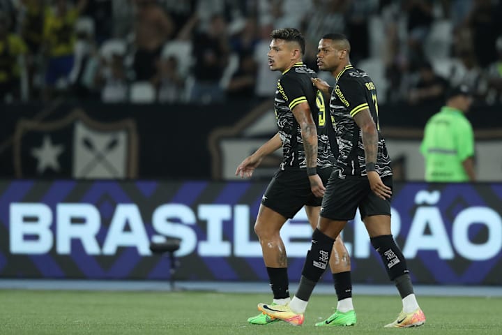 Junior Santos, Tiquinho Soares