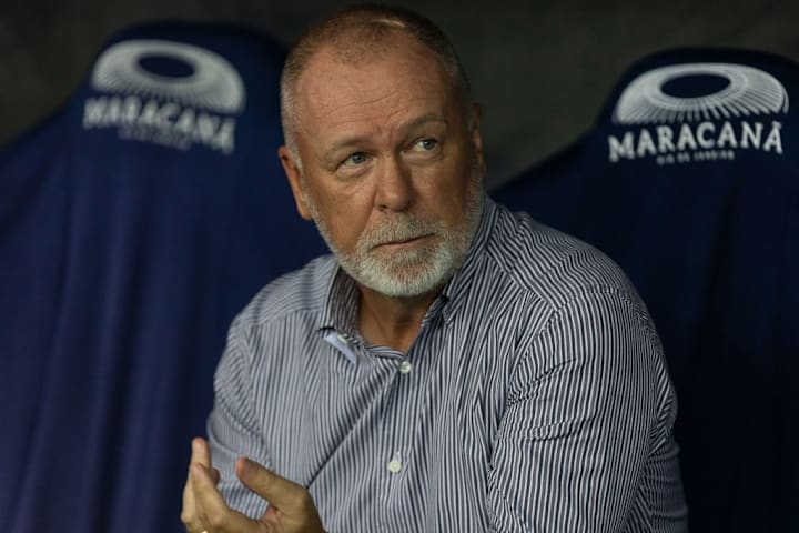 Mano Menezes