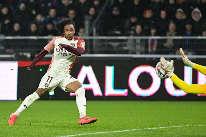 FBL-FRA-LIGUE1-ANGERS-LYON