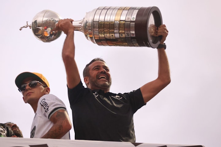 Artur Jorge, Thiago Almada