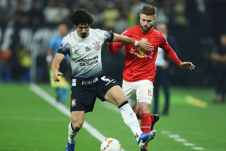 Andre Ramalho, Eduardo Sasha