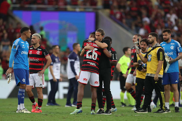 Filipe Luis, Alex Sandro