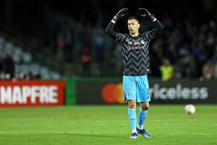 Gremio v The Strongest - Copa CONMEBOL Libertadores 2024