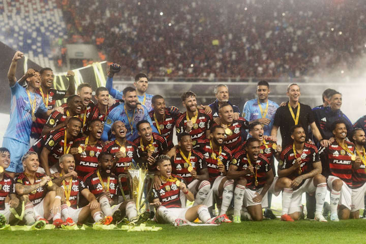 TOPSHOT-FBL-BRAZIL-SUPERCOPA-BOTAFOGO-FLAMENGO