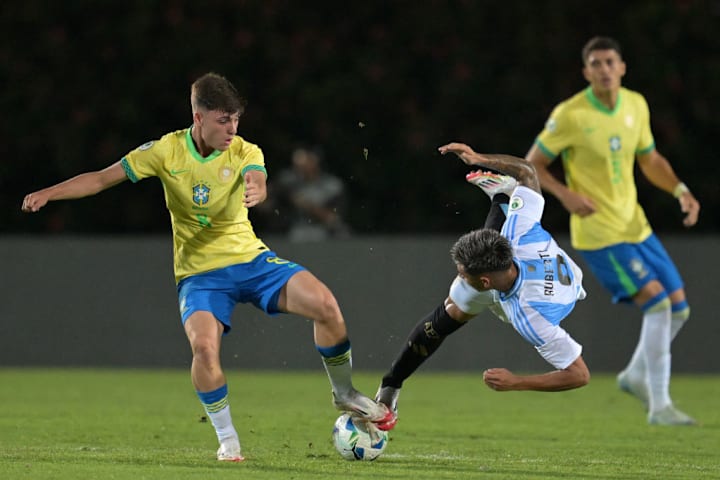 TOPSHOT-FBL-SOUTHAM-U20-BRA-ARG