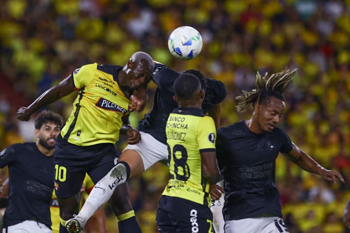 Felipe Caicedo, Gustavo Henrique