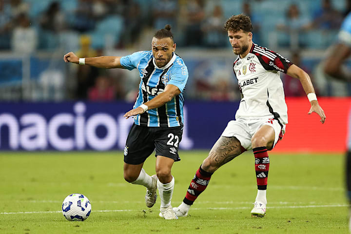 Martin Braithwaite, Leo Pereira