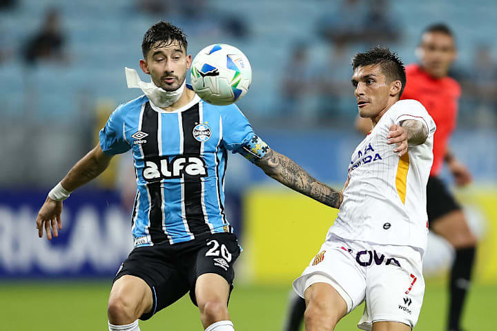 Mathias Villasanti, Juan Garro