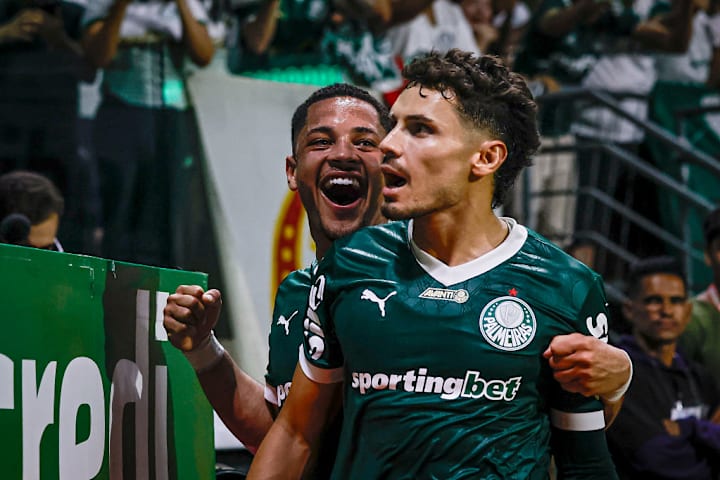Raphael Veiga, Vitor Roque