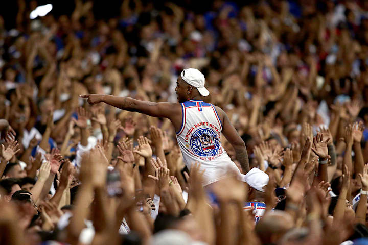 TOPSHOT-FBL-LIBERTADORES-BAHIA-ATLNACIONAL-FANS