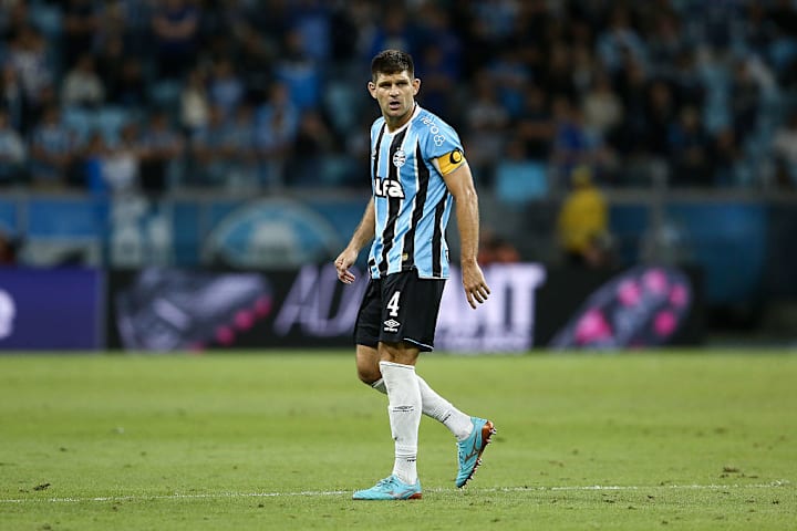 Gremio v Internacional - Brasileirao 2025