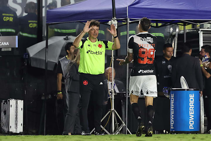 Pablo Vegetti, Fernando Diniz
