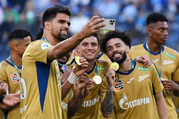 TOPSHOT-FBL-RUS-ZENIT-TROPHY