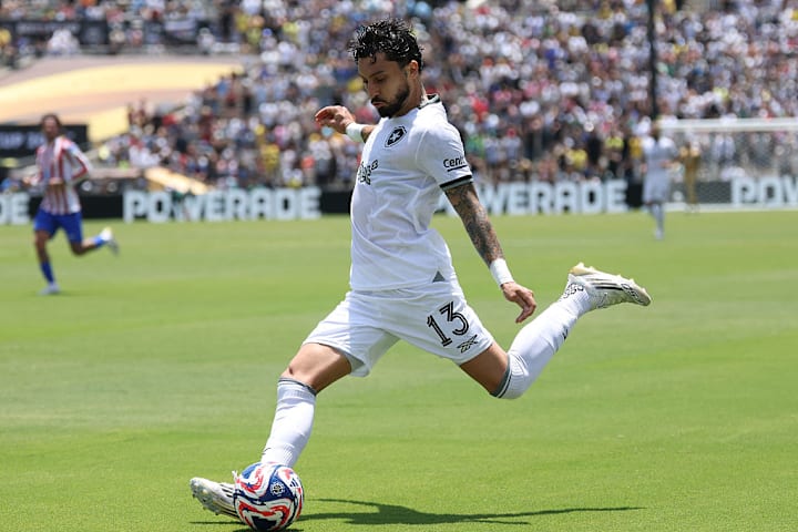 Alex Telles