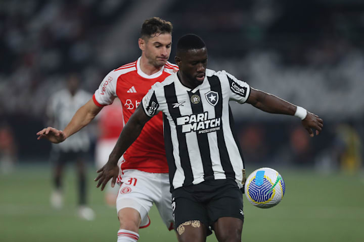 Lucas Alario, Bastos Quissanga