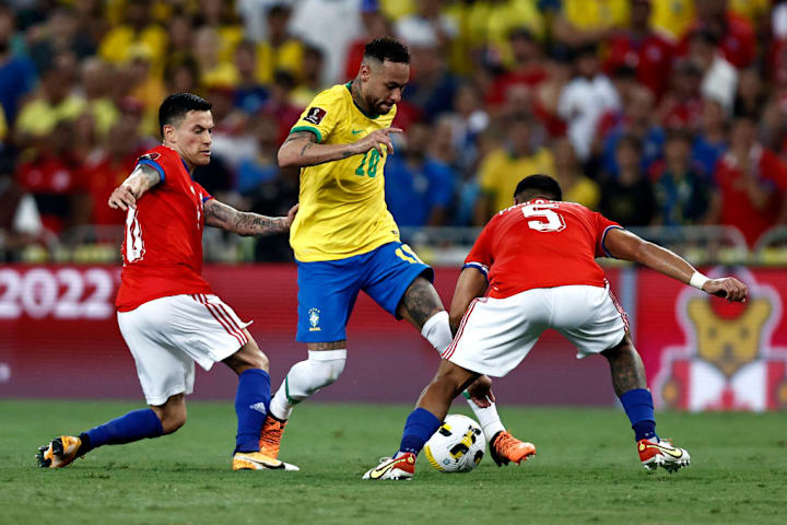 Neymar Jr., Charles Aránguiz