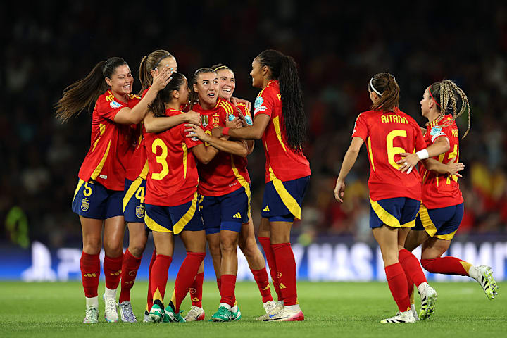 Jana Fernandez, Salma Paralluelo, Maria Mendez, Patricia Guijarro, Irene Paredes, Mariona Caldentey