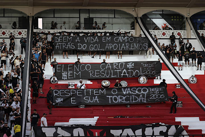 Vasco Da Gama v Gremio - Brasileirao 2025