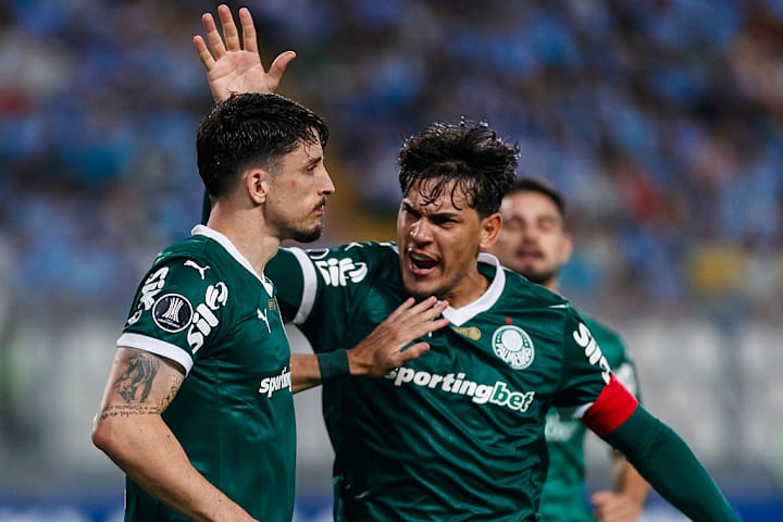Joaquin Piquerez, Gustavo Gomez